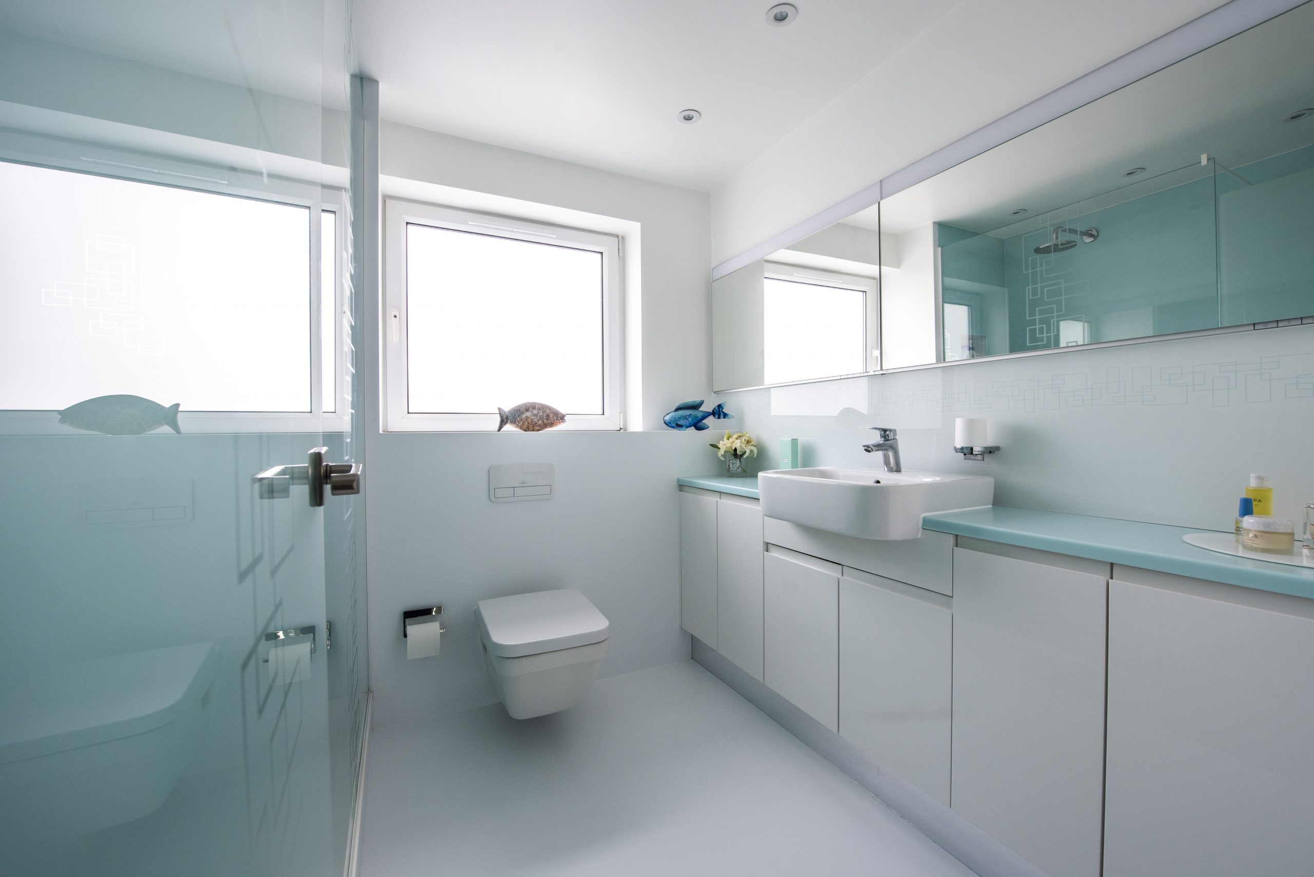 Corian® MINT-ICE BATHROOM & SHOWER