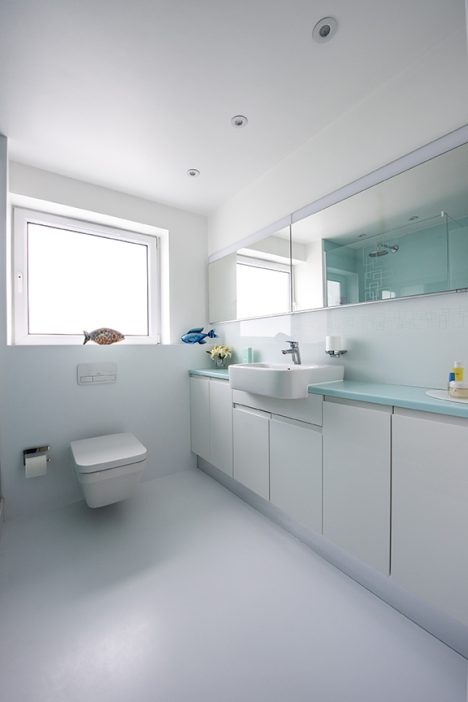 Corian® MINT ICE VANITY TOP