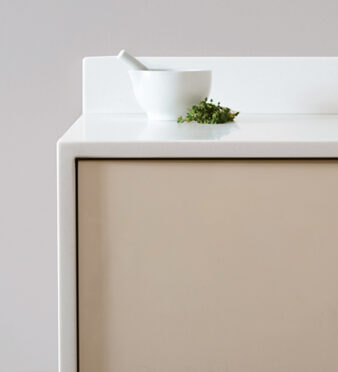 Corian® WORKTOP WITH SLAB END & SQUARE UPSTAND