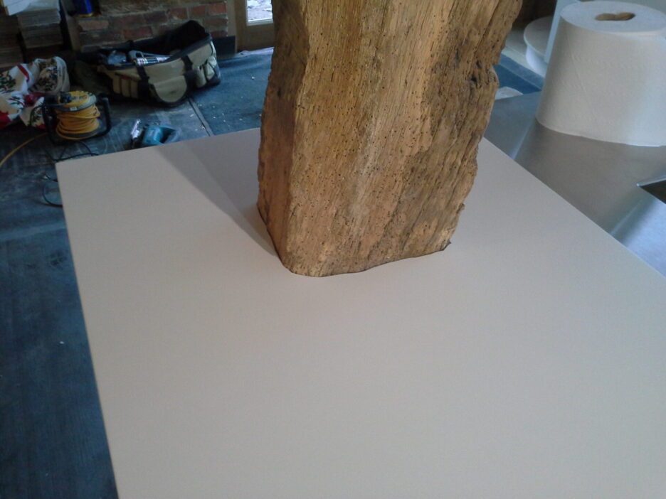 Corian® WORKTOP AROUND OAK BEAM