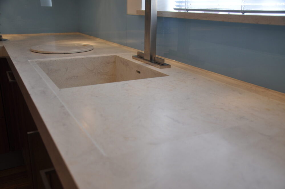Corian® WORKTOP WITH RECESSED DRAINER