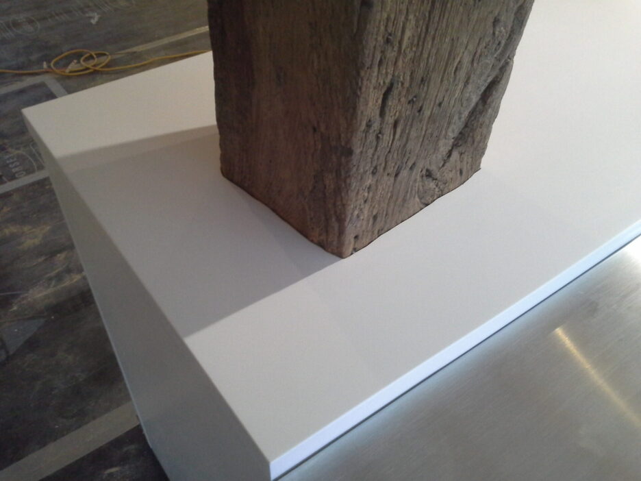 Corian® WORKTOP ROUND OAK PILLAR
