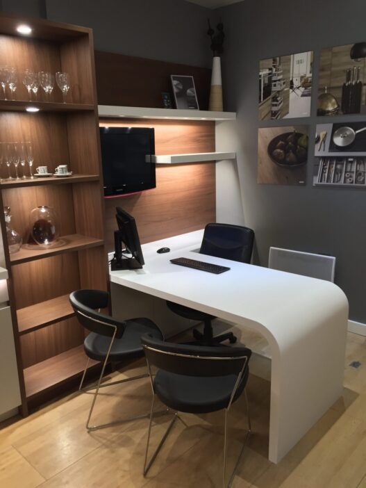 Corian® THERMOFORMED DESK