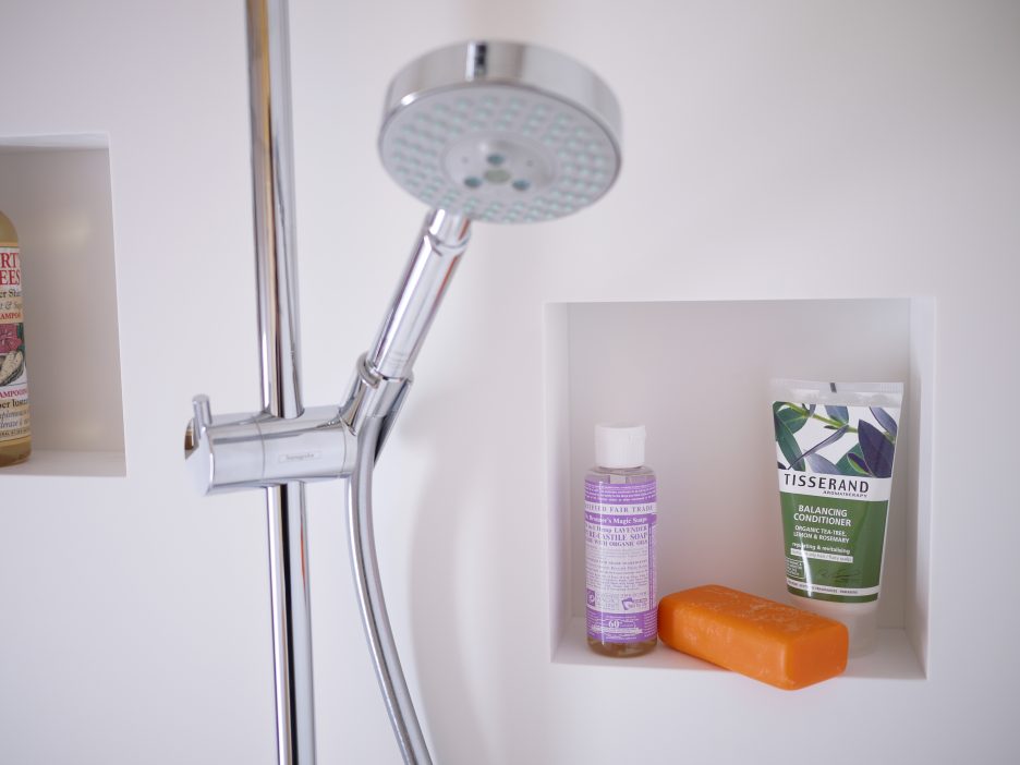 Corian® SHOWER NICHE