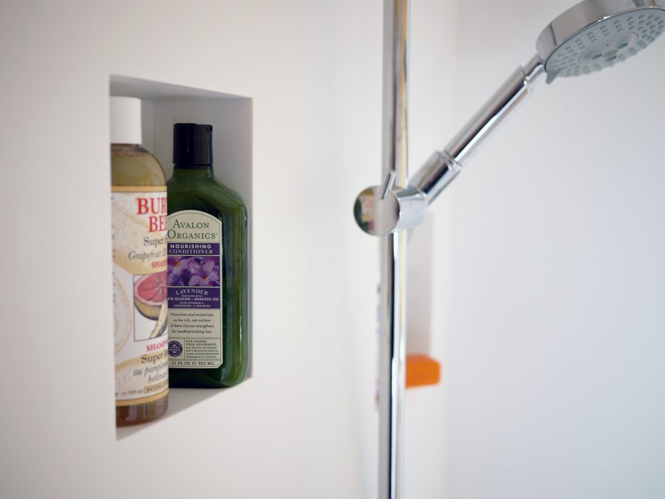 Corian® SHOWER NICHE