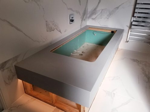 Corian® BATH SURROUND