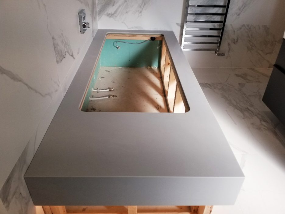 Corian® BATH SURROUND