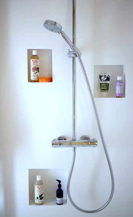 Corian® SHOWER NICHES
