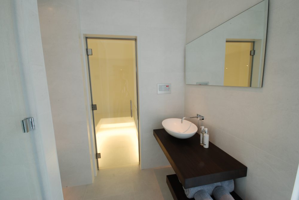 Corian® BESPOKE STEAM ROOM