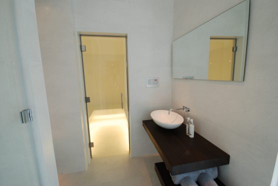 Corian® BESPOKE STEAM ROOM