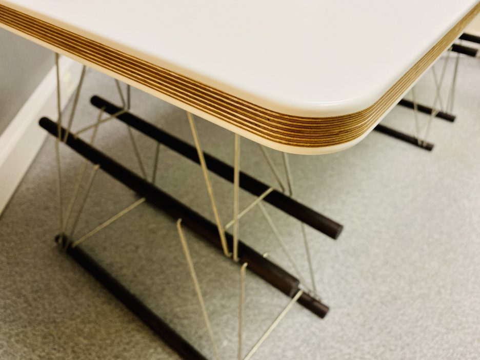 Corian® TRESTLE DESK